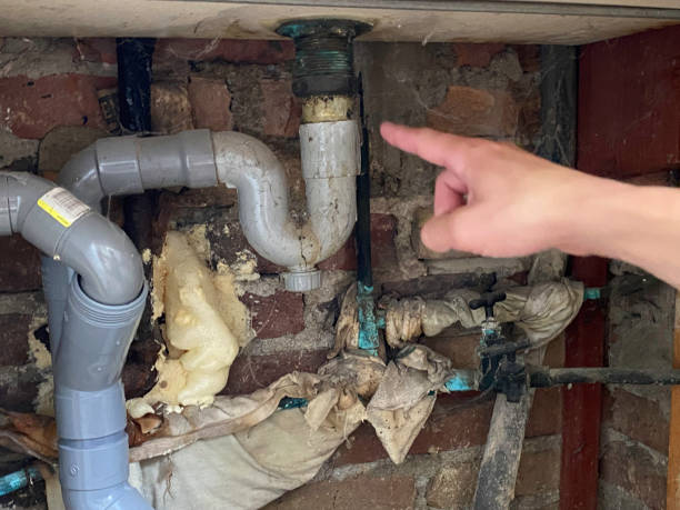 Water damage restoration process in Village Of Oak Creek, AZ